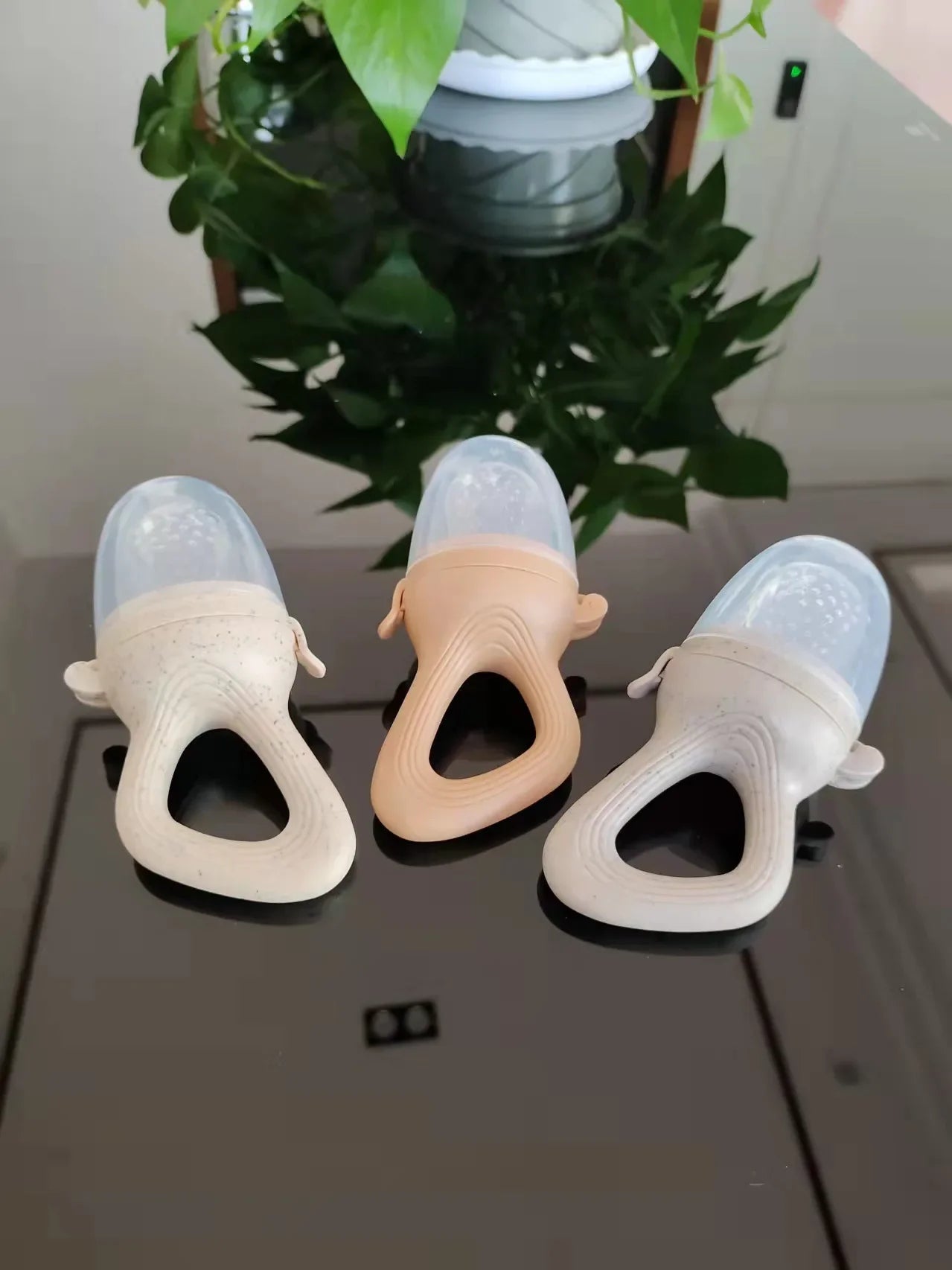 Silicone Baby Fruit Feeder With Cover Teething Pacifier