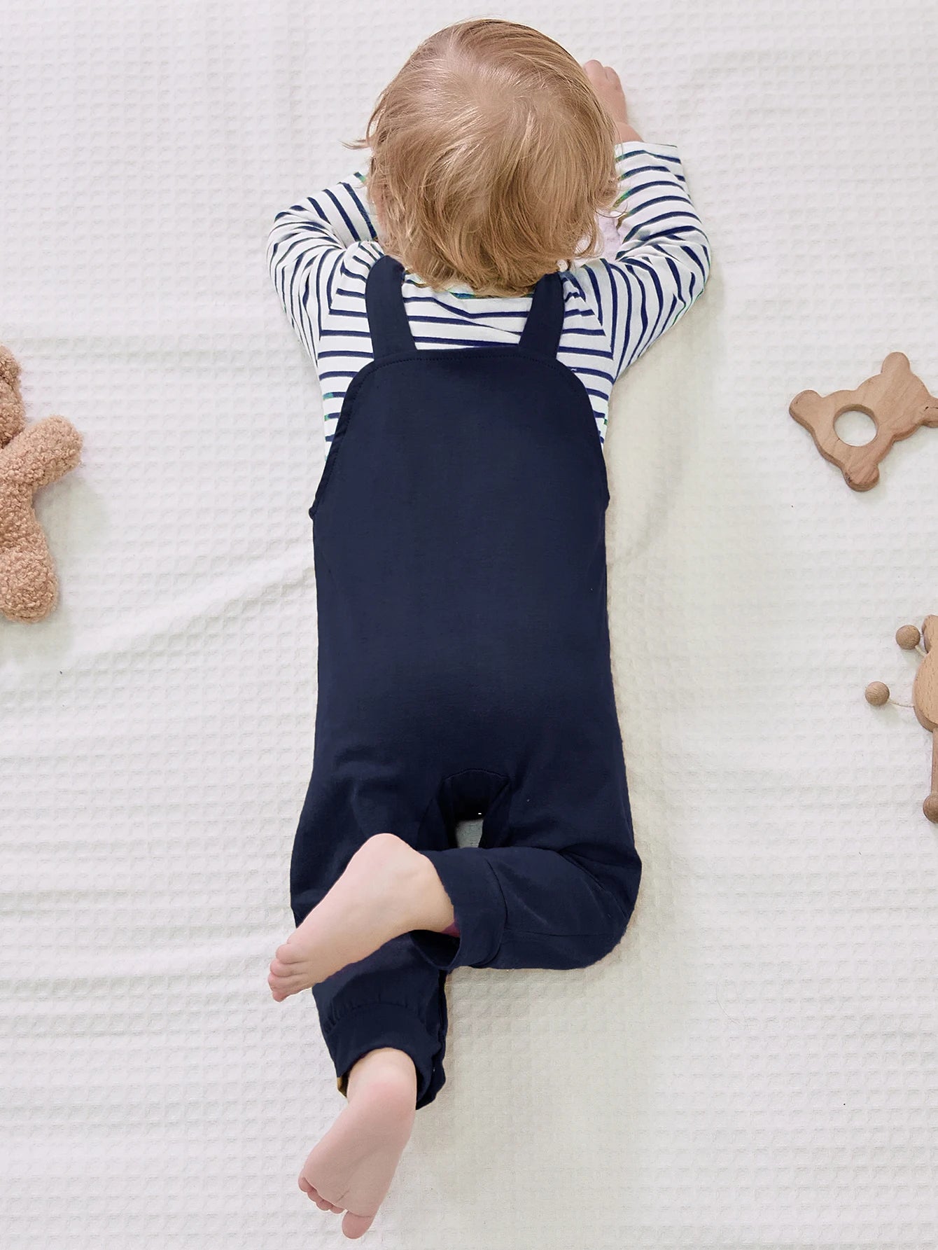 Newborn Baby Boy Clothes 2Pcs Infant Boy Romper Bodysuit Stripe Outfits and Bib Overall Pants 0 to 18 Months